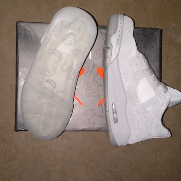 Jordan 4 retro kaws x cool grey main image 4